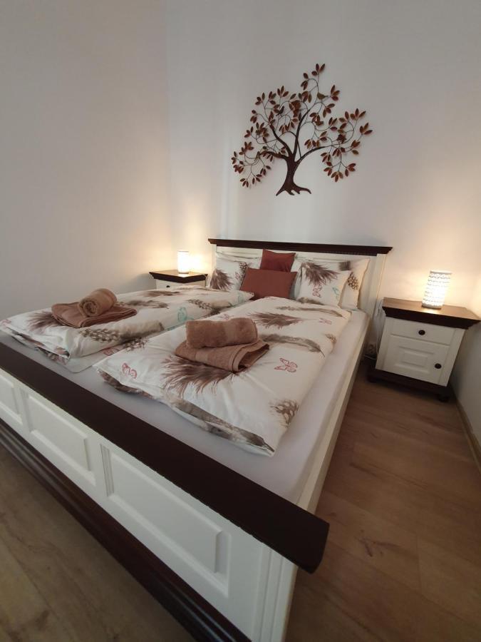 Smiley Apartment *